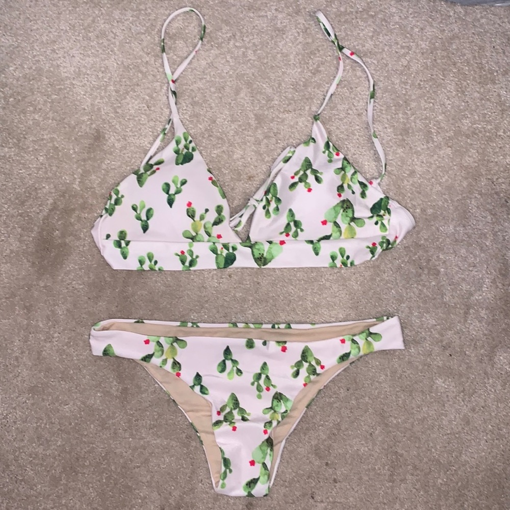 *NWT* Cactus print bikini set